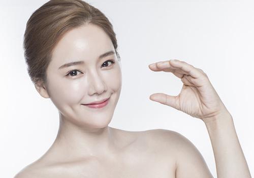 秋季如何快速美白?學會這些妙招白成一道光!-易網健康<a href=http://www.xllyou.com/jkys/ target=_blank class=infotextkey>養生</a>網 秋季如何快速美白?學會這些妙招白成一道光!