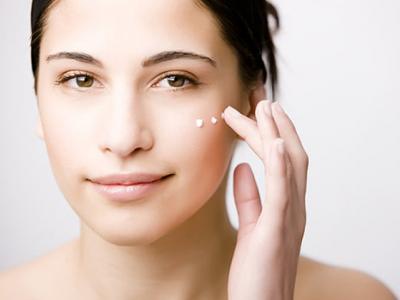 導致眼部衰老的4個習慣 你還在犯嗎？