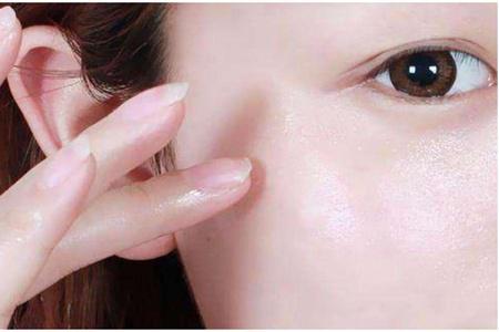 維生素e能夠去痘印嗎？三個(gè)方法教女生每天涂出好皮膚