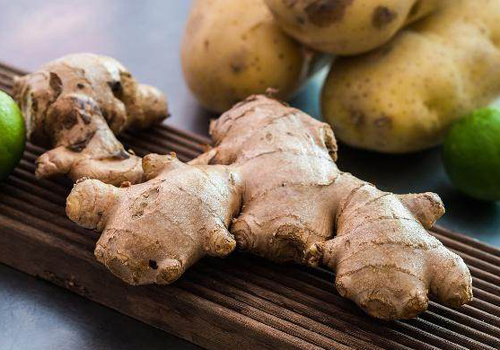 天天用生姜擦臉能祛斑嗎 生姜祛斑要怎么做-易網健康養生網 天天用生姜擦臉能祛斑嗎 生姜祛斑要怎么做