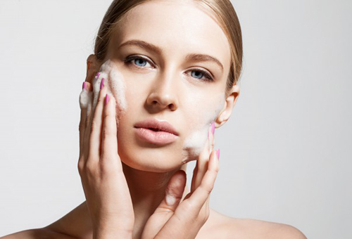 護膚品的使用順序是什么?現在知道還不算晚-易網健康<a href=http://www.xllyou.com/jkys/ target=_blank class=infotextkey>養生</a>網 護膚品的使用順序是什么?現在知道還不算晚