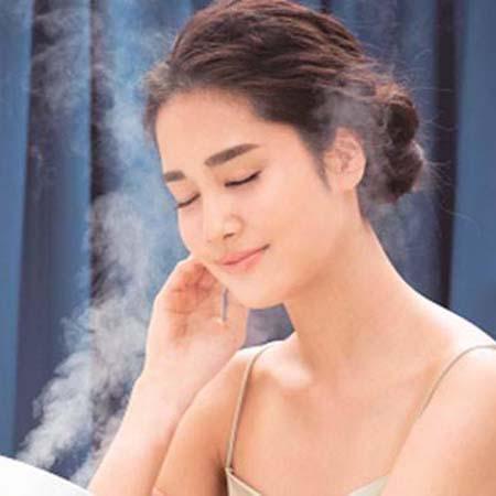 蒸臉會讓毛孔變大嗎? 蒸臉有哪些美容功效?-易網<a href=http://www.xllyou.com/ target=_blank class=infotextkey>健康養生</a>網 蒸臉會讓毛孔變大嗎? 蒸臉有哪些美容功效?