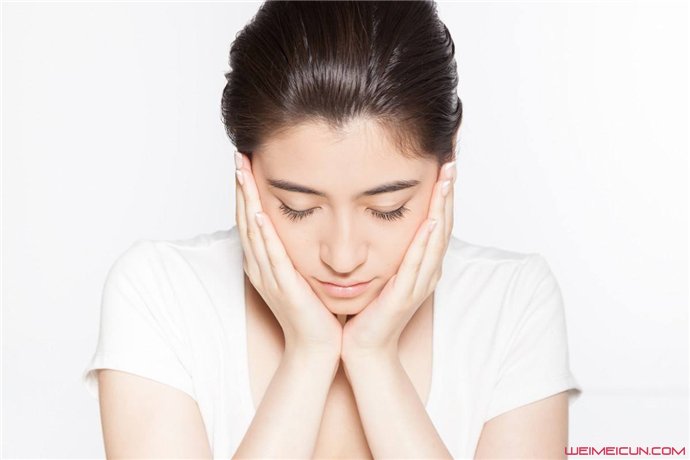 怎么瘦臉最快小竅門 這一招get起來簡單有效又自然-易網<a href=http://www.xllyou.com/ target=_blank class=infotextkey>健康養生</a>網 怎么瘦臉最快小竅門 這一招get起來簡單有效又自然