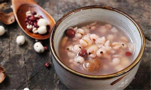 雞頭米怎么吃?小編分享三種吃法-易網健康<a href=http://www.xllyou.com/jkys/ target=_blank class=infotextkey>養(yǎng)生</a>網 雞頭米怎么吃?小編分享三種吃法