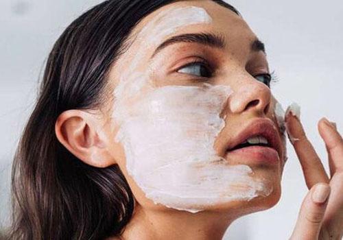 冬季肌膚保養(yǎng)重點(diǎn) 做到這6點(diǎn)肌膚水嫩透亮-易網(wǎng)健康<a href=http://www.xllyou.com/jkys/ target=_blank class=infotextkey>養(yǎng)生</a>網(wǎng) 冬季肌膚保養(yǎng)重點(diǎn) 做到這6點(diǎn)肌膚水嫩透亮