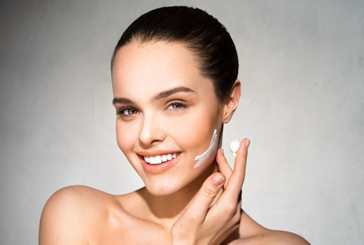 冬季肌膚保養(yǎng)重點(diǎn) 做到這6點(diǎn)肌膚水嫩透亮-易網(wǎng)健康養(yǎng)生網(wǎng) 冬季肌膚保養(yǎng)重點(diǎn) 做到這6點(diǎn)肌膚水嫩透亮