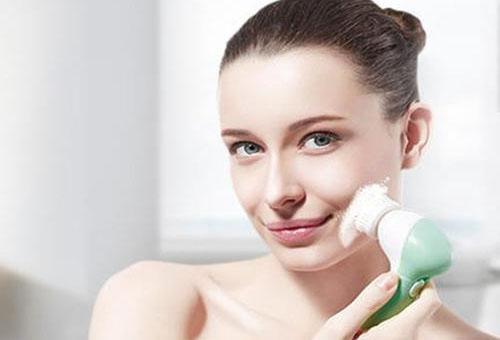 洗臉儀洗臉會(huì)導(dǎo)致毛孔變大嗎 如何正確使用洗臉儀