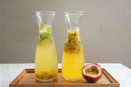 百香果的功效與作用 女性吃了排毒養顏還有瘦身功效-易網健康養生網 百香果的功效與作用 女性吃了排毒養顏還有瘦身功效