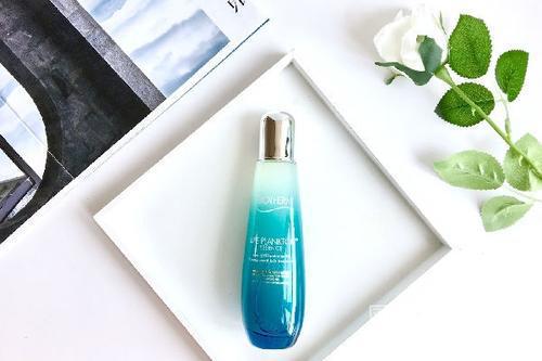 化妝水價位是多少?好用的化妝水有哪些?-易網健康<a href=http://www.xllyou.com/jkys/ target=_blank class=infotextkey>養生</a>網 化妝水價位是多少?好用的化妝水有哪些?