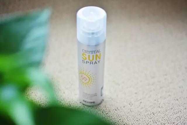 防曬噴霧可以上高鐵嗎?防曬噴霧對皮膚有害嗎?-易網健康<a href=http://www.xllyou.com/jkys/ target=_blank class=infotextkey>養生</a>網 防曬噴霧可以上高鐵嗎?防曬噴霧對皮膚有害嗎?