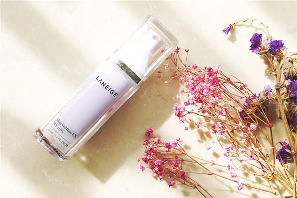 遮瑕膏和粉底液的區(qū)別是什么?分別有什么用?-易網(wǎng)健康<a href=http://www.xllyou.com/jkys/ target=_blank class=infotextkey>養(yǎng)生</a>網(wǎng) 遮瑕膏和粉底液的區(qū)別是什么?分別有什么用?