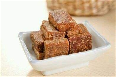 紅糖姜水的功效與作用,女性補氣血吃它效果最好最快-易網(wǎng)<a href=http://www.xllyou.com/ target=_blank class=infotextkey>健康養(yǎng)生</a>網(wǎng) 紅糖姜水的功效與作用,女性補氣血吃它效果最好最快