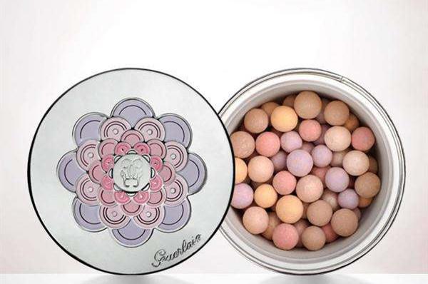 散粉在哪個步驟用?散粉如何使用?-易網健康<a href=http://www.xllyou.com/jkys/ target=_blank class=infotextkey>養生</a>網 散粉在哪個步驟用?散粉如何使用?