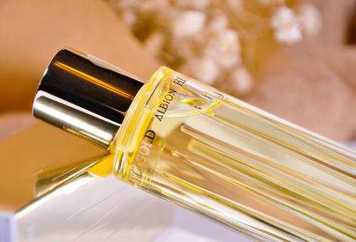 精華油的使用方法 護(hù)膚時加點(diǎn)它效果簡直不要太好-易網(wǎng)健康養(yǎng)生網(wǎng) 精華油的使用方法 護(hù)膚時加點(diǎn)它效果簡直不要太好