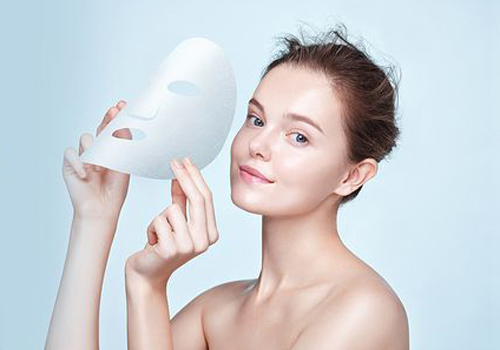 冬季皮膚干燥敷什么面膜好? 自制補水面膜簡單又實用-易網健康<a href=http://www.xllyou.com/jkys/ target=_blank class=infotextkey>養生</a>網 冬季皮膚干燥敷什么面膜好? 自制補水面膜簡單又實用