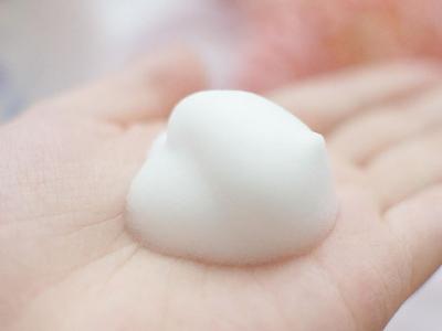 潔面乳和洗面奶有什么區別？如何正確使用潔面產品