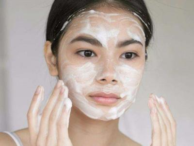 冷水洗臉毛孔會變小嗎 冷水洗臉要注意什么