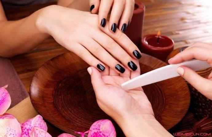 手怎么保養才能變白變好看 平常做好這幾點工作就可以啦-易網健康<a href=http://www.xllyou.com/jkys/ target=_blank class=infotextkey>養生</a>網 手怎么保養才能變白變好看 平常做好這幾點工作就可以啦