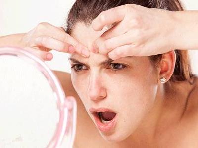 臉上長痘痘的八個調理,女性臉上長痘吃這一物