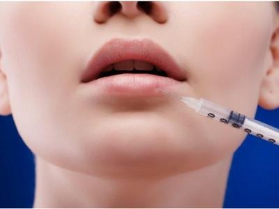 玻尿酸護(hù)膚的作用和危害,女性打玻尿酸三年后臉僵