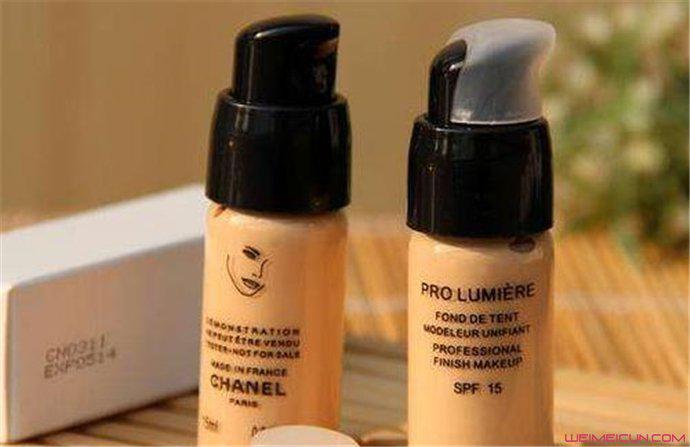 粉底液和bb霜哪個先用 首先也要清楚二者有什么區別-易網健康<a href=http://www.xllyou.com/jkys/ target=_blank class=infotextkey>養生</a>網 粉底液和bb霜哪個先用 首先也要清楚二者有什么區別