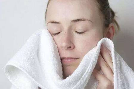 皮膚過敏紅癢怎么辦？不管是蕁麻疹還是濕疹都要謹慎用藥