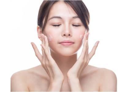 女生用玻尿酸護膚的作用，玻尿酸保濕抗老的美容效果