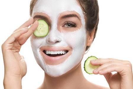 嘴巴周圍長(zhǎng)痘的原因,困擾女生的痘痘問(wèn)題四招解決-易網(wǎng)<a href=http://www.xllyou.com/ target=_blank class=infotextkey>健康養(yǎng)生</a>網(wǎng) 嘴巴周圍長(zhǎng)痘的原因,困擾女生的痘痘問(wèn)題四招解決