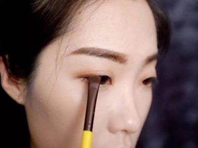 女生眼皮腫的原因,五個方法幫你解除腫眼皮的困擾