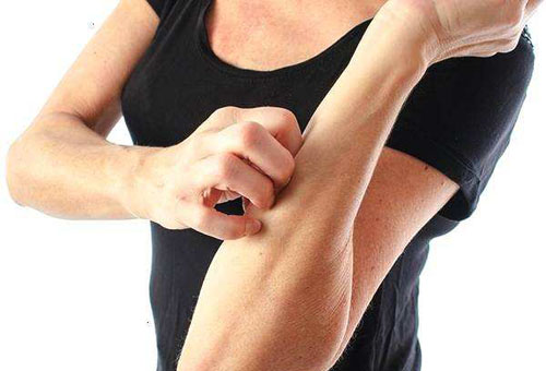 春季容易皮膚瘙癢 原來是這4個原因造成的!-易網<a href=http://www.xllyou.com/ target=_blank class=infotextkey>健康養生</a>網 春季容易皮膚瘙癢 原來是這4個原因造成的!