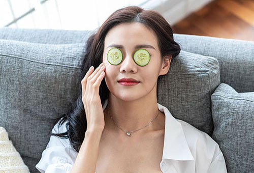 什么時間敷面膜效果好?晚上睡前護膚效果加倍-易網(wǎng)健康<a href=http://www.xllyou.com/jkys/ target=_blank class=infotextkey>養(yǎng)生</a>網(wǎng) 什么時間敷面膜效果好?晚上睡前護膚效果加倍