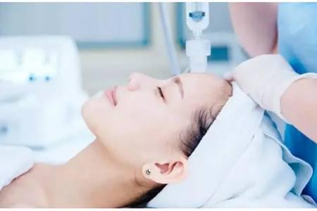 光子嫩膚的危害缺陷,醫(yī)美光子嫩膚術(shù)后的注意事項(xiàng)-易網(wǎng)<a href=http://www.xllyou.com/ target=_blank class=infotextkey>健康養(yǎng)生</a>網(wǎng) 光子嫩膚的危害缺陷,醫(yī)美光子嫩膚術(shù)后的注意事項(xiàng)