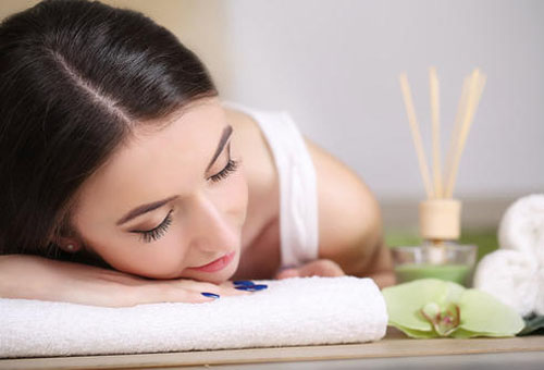 油光滿面太尷尬? 做到這5點能改善!-易網(wǎng)<a href=http://www.xllyou.com/ target=_blank class=infotextkey>健康養(yǎng)生</a>網(wǎng) 油光滿面太尷尬? 做到這5點能改善!