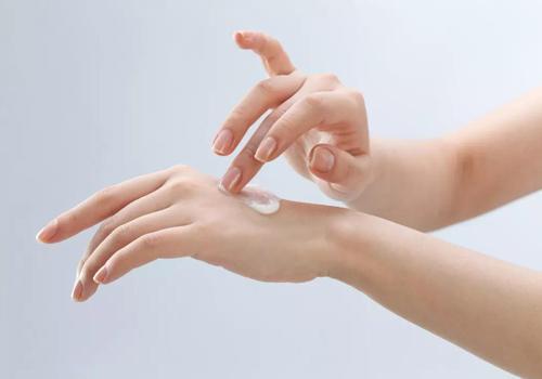 疫情期間勤洗手 手部護(hù)理如何做呢-易網(wǎng)健康養(yǎng)生網(wǎng) 疫情期間勤洗手 手部護(hù)理如何做呢