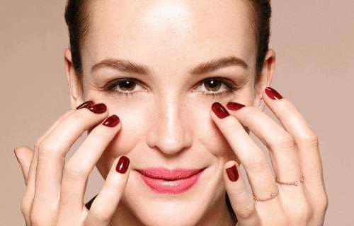 面霜和眼霜的使用順序 眼霜怎么使用-易網健康<a href=http://www.xllyou.com/jkys/ target=_blank class=infotextkey>養生</a>網 面霜和眼霜的使用順序 眼霜怎么使用