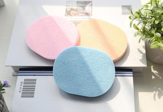 洗臉撲發霉了怎么處理 如何正確清洗洗臉撲-易網<a href=http://www.xllyou.com/ target=_blank class=infotextkey>健康養生</a>網 洗臉撲發霉了怎么處理 如何正確清洗洗臉撲