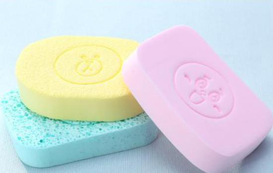 洗臉撲發霉了怎么處理 如何正確清洗洗臉撲-易網健康養生網 洗臉撲發霉了怎么處理 如何正確清洗洗臉撲