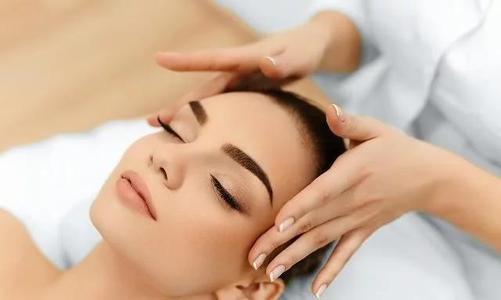 用維e擦臉半年后肌膚有哪些變化?-易網健康養生網 用維e擦臉半年后肌膚有哪些變化?