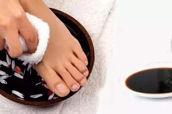 用醋泡腳有什么好處，養護肌膚！
