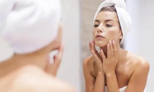 用維e擦臉半年后肌膚有哪些變化?-易網<a href=http://www.xllyou.com/ target=_blank class=infotextkey>健康養生</a>網 用維e擦臉半年后肌膚有哪些變化?