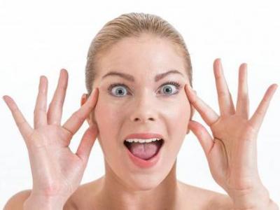 眼角皺紋多該怎么去除？試試這4個去皺方法