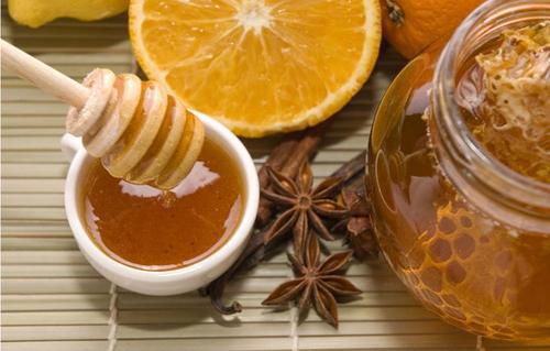 經(jīng)常喝蜂蜜水對(duì)皮膚有什么好處 如何正確喝蜂蜜水-易網(wǎng)健康養(yǎng)生網(wǎng) 經(jīng)常喝蜂蜜水對(duì)皮膚有什么好處 如何正確喝蜂蜜水