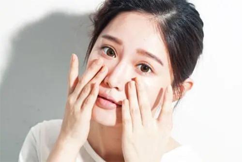 化妝水如何使用你還要抽臉擦抹嗎