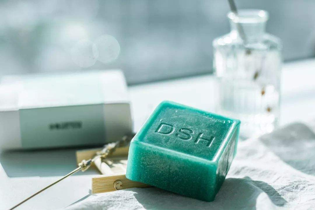 除螨皂多久用一次 除螨皂使用注意事項-易網<a href=http://www.xllyou.com/ target=_blank class=infotextkey>健康養生</a>網 除螨皂多久用一次 除螨皂使用注意事項