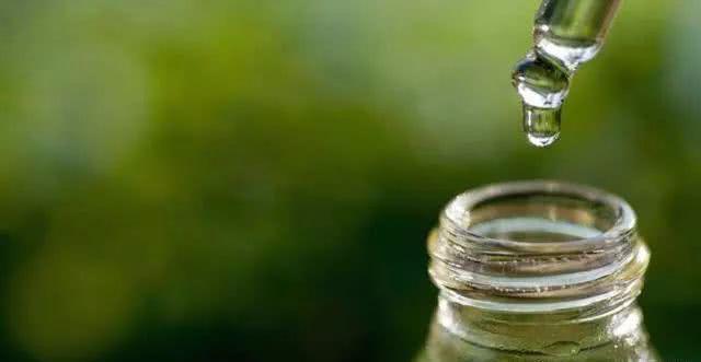 精華液可以天天使用嗎 如何正確使用精華液?-易網<a href=http://www.xllyou.com/ target=_blank class=infotextkey>健康養生</a>網 精華液可以天天使用嗎 如何正確使用精華液?