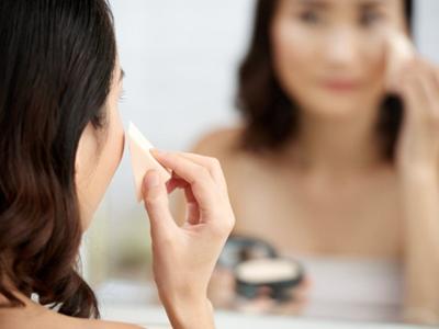 平時(shí)的恰當(dāng)化妝順序先做平時(shí),平時(shí)彩妝的五個(gè)恰當(dāng)流程