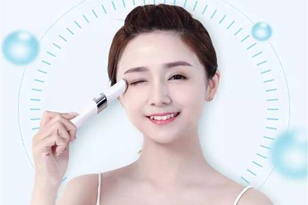 眼袋重是什么原因造成的,女性快速去除眼袋的四個(gè)方法-易網(wǎng)<a href=http://www.xllyou.com/ target=_blank class=infotextkey>健康養(yǎng)生</a>網(wǎng) 眼袋重是什么原因造成的,女性快速去除眼袋的四個(gè)方法