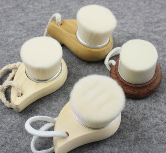 使用潔面刷會導致毛孔變大嗎？如何正確使用潔面刷