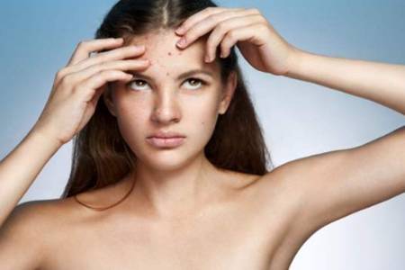 敷面膜第二天長痘的原因是什么  3個誘發痘痘原因大家需注意