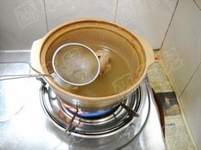 枸杞菊花燉乳鴿的做法-家常味燉菜譜 枸杞菊花燉乳鴿的做法-家常味燉菜譜